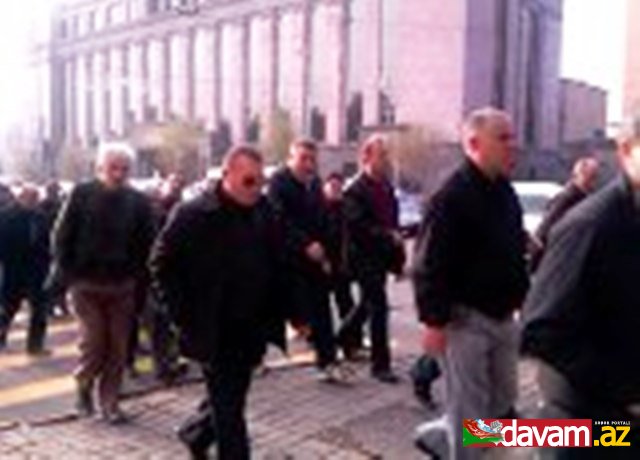 Ermənistanda prezident iqamətgahı qarşısında aksiya başlayıb