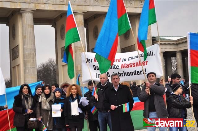 Azərbaycanlılar 31 Mart Soyqırımı Günü ilə əlaqədar Almaniyada aksiya keçiriblər