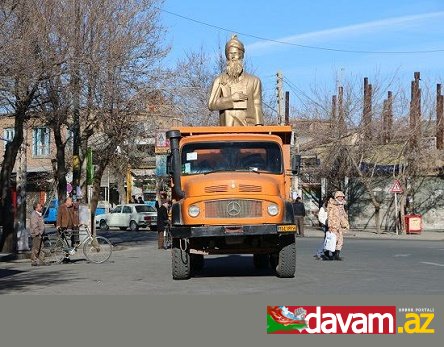 Fars irqçisi Firdovsinin heykəli söküldü (fotolar)