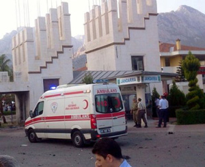 Türkiyədə terrorçu-kamikadzenin törətdiyi terror aksiyası nəticəsində 2 nəfər ölüb