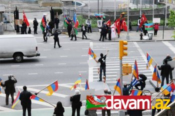 Birləşmiş Millətlər Binası qarşısında toplanan bir qrup Erməni, burada Türkiyə və Azərbaycan əleyhinə şüarlar səsləndirib