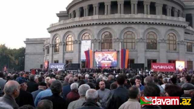 Ermənistan müxalifəti hakimiyyət dəyişikliyinə start verdi