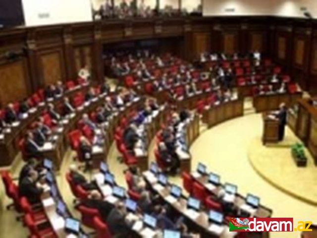 Ermənistan parlamentində qondarma DQR səsverməsi: Deputatlar zaldan qaçdı